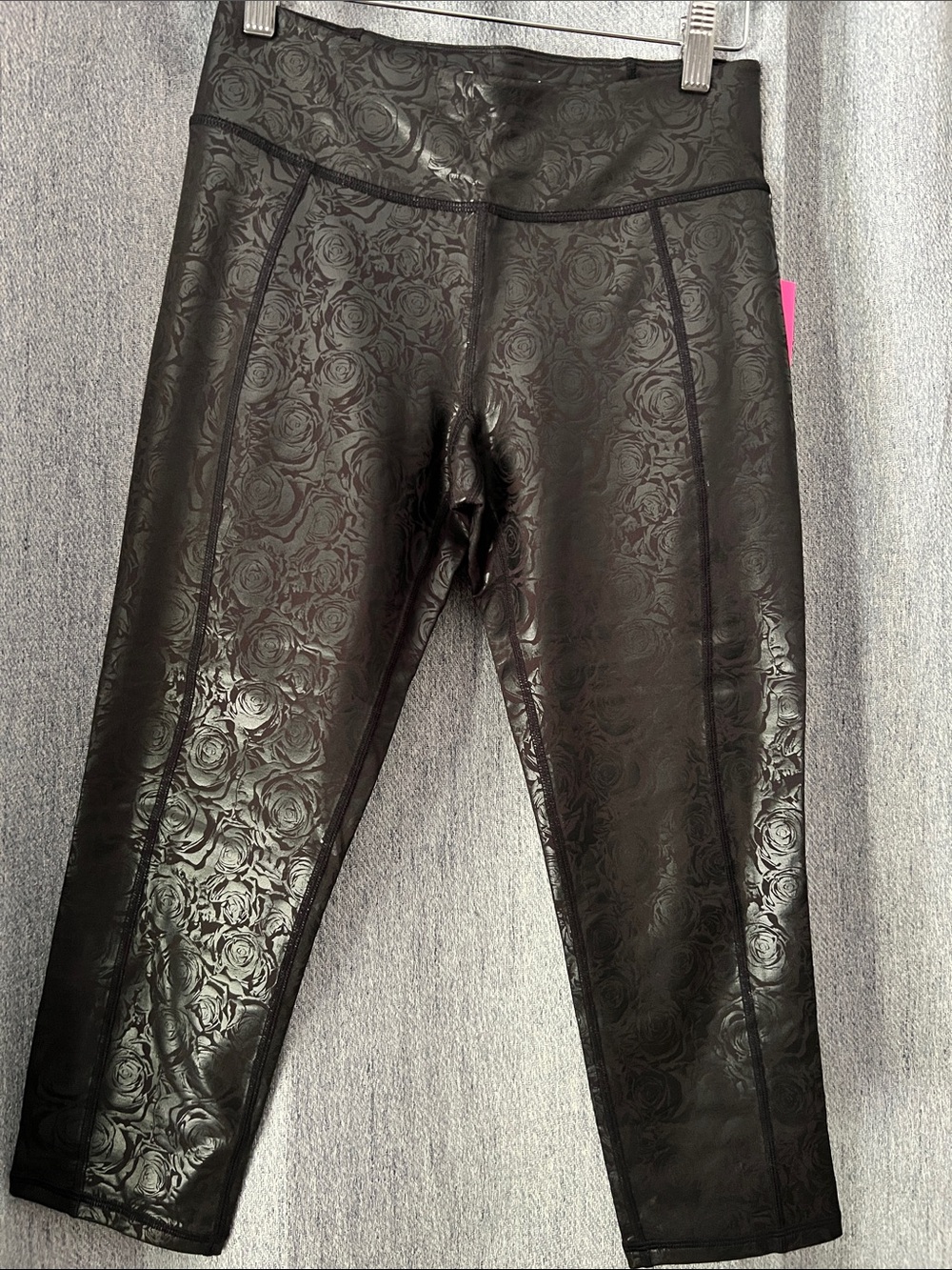 Betsey Johnson Black Rose-Embossed Capri Leggings